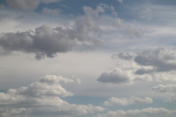 fondo de nubes cielo azul  blanco 