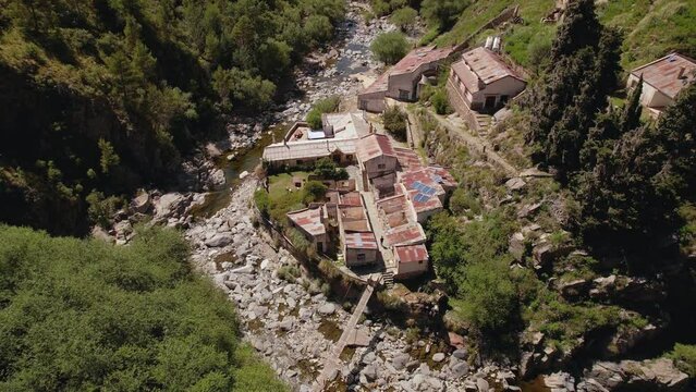 Pueblo Escondido, Merlo, San Luis, Argentina, Cerro &Aacute;spero. Peque&ntilde;o asentamiento o peque&ntilde;o pueblo en el medio de las monta&ntilde;as. Pueblo abandonado.