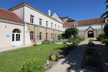 Bâtiment typique, vu de l'extérieur, ville de La Roche Posay, département de la Vienne, France