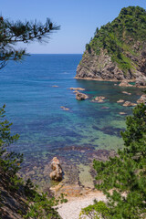 Fototapeta premium 春の浦富海岸の風景 鳥取県 浦富海岸