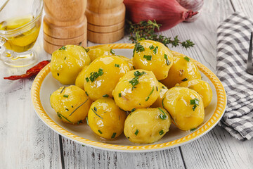Hot boiled baby potato with oil