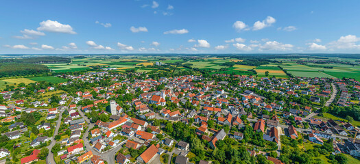 Blick auf die Marktgemeinde Wittislingen im Tal der Egau in Nordschwaben