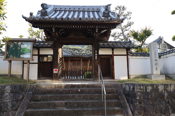 Obraz premium The scene of entrance gates to the precincts of Saiko-ji Temple in Nara City 