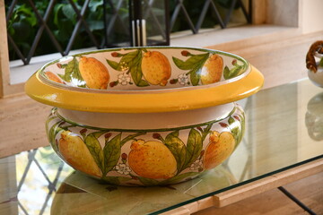 Vaso artistico decorato prodotto a Benevento 