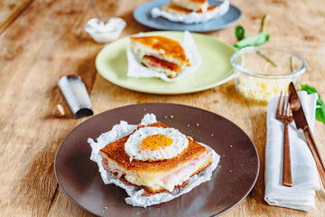 Croque Madame Croque Monsieur mit Zutaten verschiedene