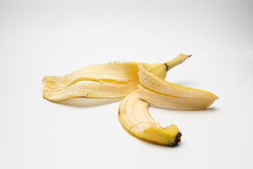 Skórka od banana na białym tle © MR. Stanek