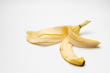 Skórka od banana na białym tle © MR. Stanek