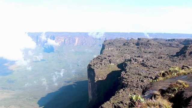 Alto do Monte Roraima, tepui localizado na tr&iacute;plice fronteira entre Venezuela, Brasil e Guiana