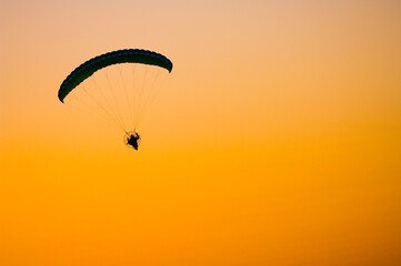 Powered Parachute Or Paraglider