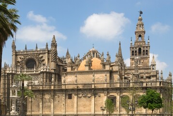 Obraz premium The Cathedral And The Giralda, Seville, Spain