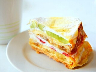 フルーツいっぱいのミルクレープ