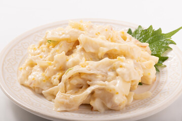 イカといぶりがっこのクリームチーズ和え