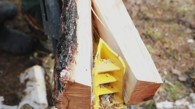 Simple and efficient firewood handling