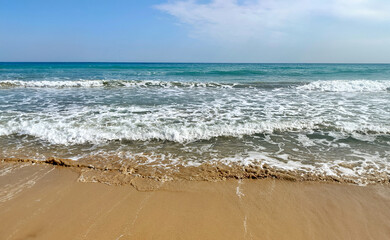 Fototapeta na wymiar Beautiful ocean view at Alicante beach