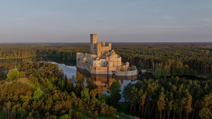 Fototapeta premium Zamek we wsi Stobnica, wielkopolska