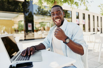 Obraz premium Man person technology happy business male laptop computer
