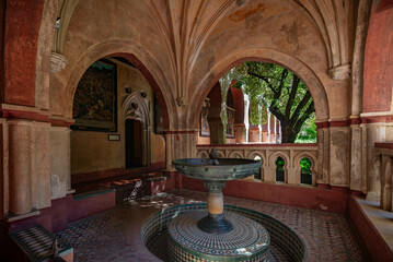Obraz premium Claustro mudéjar, interior de la iglesia del Real Monasterio de Santa María de Guadalupe, provincia de Cáceres, Extremadura - Patrimonio de la Humanidad de la UNESCO, Guadalupe, España