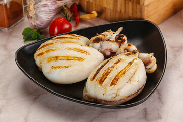 Grilled cuttlefish in the plate