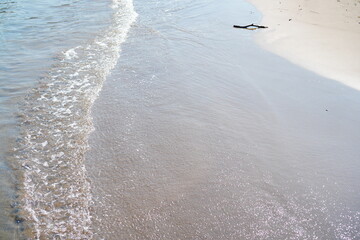 GWにリゾート地へ旅行。熱海の海の波打ち際。