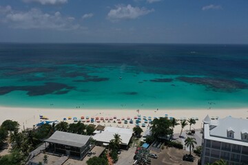 Obraz premium Serene coastal scene featuring a sandy beach in Shoal Bay East in Anguilla