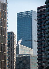 Obraz premium The clear sky, the magnificent skyscrapers on the Wuhan skyline have a modern appearance