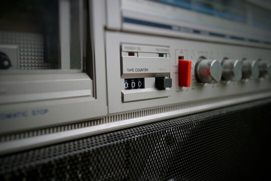 counter of audio cassette deck, analog boombox technology