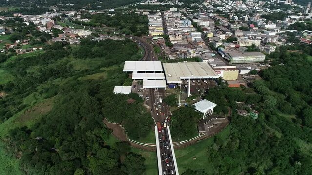 Videos feitos com drone da fronteira do Brasil com o Paraguai, as imagens mostram a Ponte da Amizade e A ciudad del este ou CIDADE DE LESTE e tamb&eacute;m a aduana da receita federal