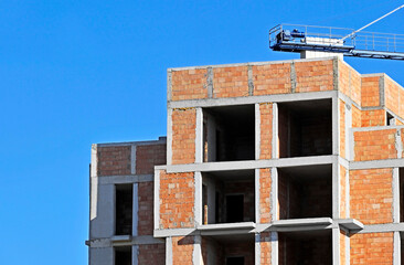 Monolithic high-rise construction site