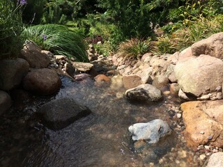 Bachlauf im Garten 