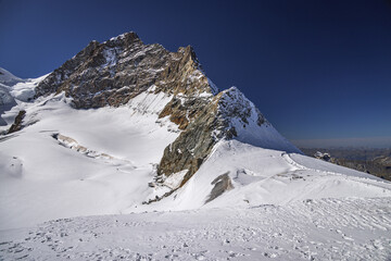 Snowy mountain peaks at Jungfraujoch, Switzerland