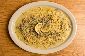 Linguine with white clam sauce