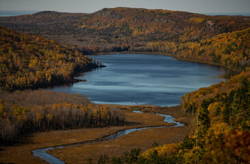 Obraz premium lake of the clouds in fall