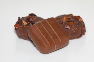 Fine and decorated chocolate candies