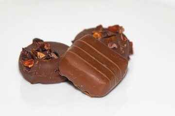 Fine and decorated chocolate candies