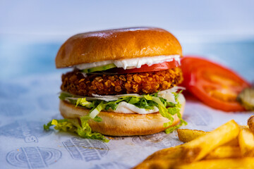 Smashed Burger mit Pommes Frites