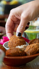 Falafel mit Sauce, Arabisches Essen, Libanon Restaurant
