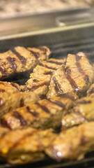 H&auml;hnchen Fleisch auf dem Grill, Grillen