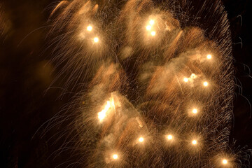 夏の夜空に上がった花火