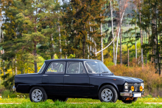 Alfa Romeo Historic Images – Browse 920 Stock Photos, Vectors, and ...