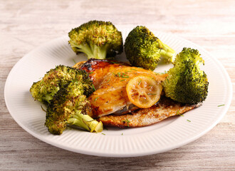 Lemon dorada fish with broccoli