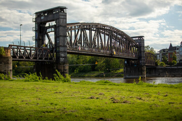 Hubbrücke für Eisenbahn in Magdeburg