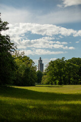 Albinm&uuml;llerturm im Stadtpark Rothehornpark in Magdeburg, Sachsen-Anhalt, im Sommer