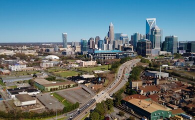 Naklejka premium Aerial view of the cityscape of Charlotte in North Carolina, USA on a sunny day