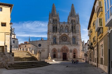 Fototapeta premium view of the French Gothic landmark Cathedral of Saint Mary in downtown Burgos