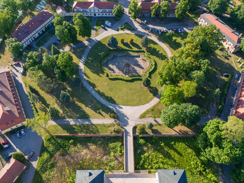 Barokowy Pałac w Zaborze, widok z g&oacute;ry. 