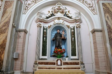 Macchiagodena - Statua ottocentesca di Sant'Antonio di Padova nella chiesa omonima