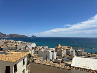 Altea, views of the Mediterranean with Calpe and its rock in the background.