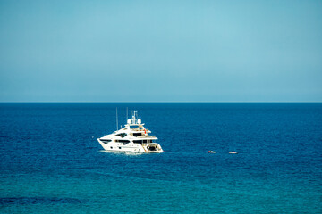 Abendwanderung zum Puig de I'Águila vor den Toren der Bucht von Cala Sant Vicenç auf der Balearen Insel Mallorca - Spanien