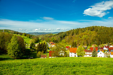 Obraz premium Eine früh morgendliche Wanderung rund um die Stadt Schmalkalden mit ihrer wunderschönen Landschaft - Thüringen - Deutschland