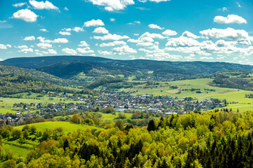 Obraz premium Eine früh morgendliche Wanderung rund um die Stadt Schmalkalden mit ihrer wunderschönen Landschaft - Thüringen - Deutschland